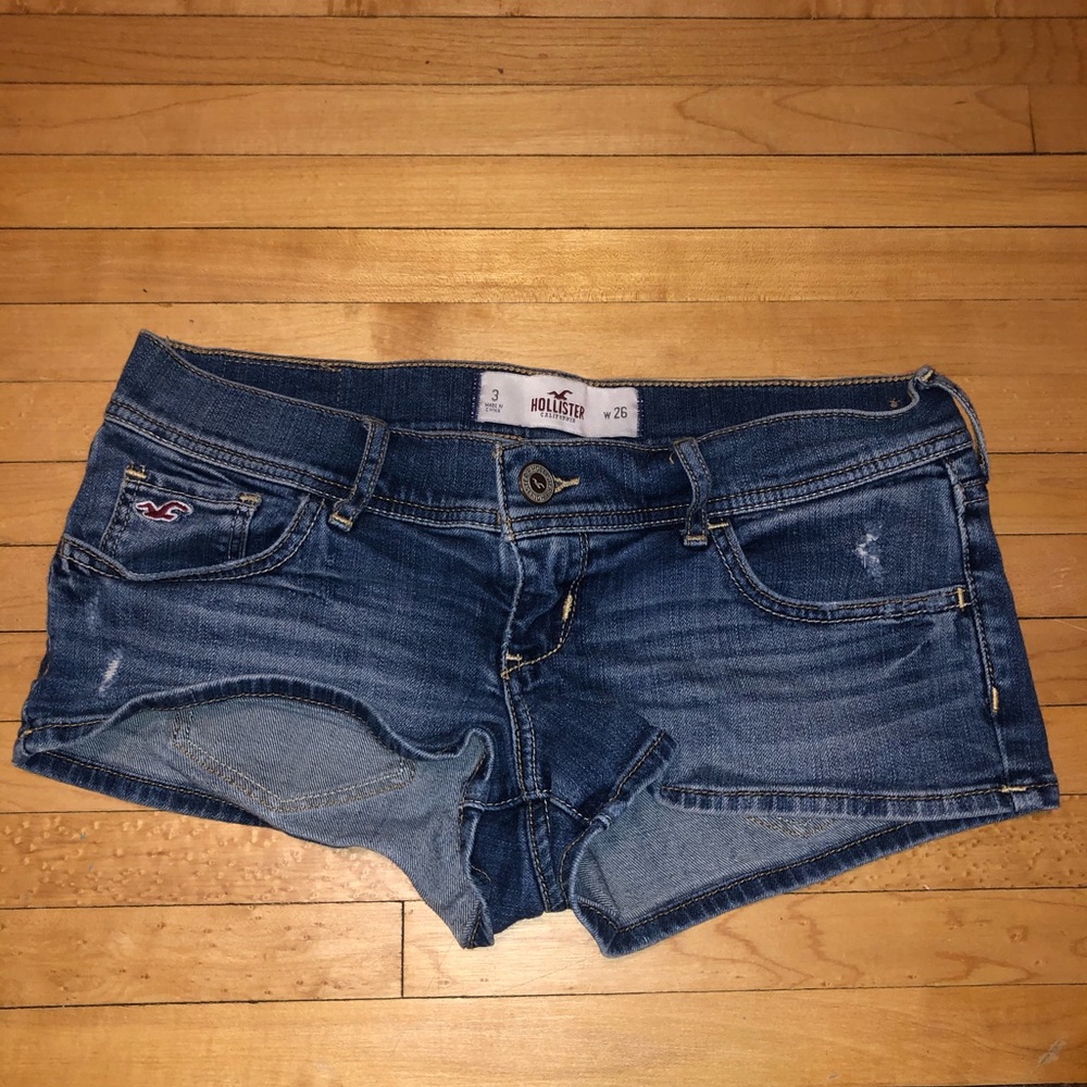 Low rise Hollister shorts